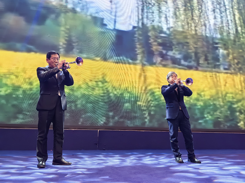 “同心同行，標(biāo)新致遠(yuǎn)”新春年會(huì)順利召開(kāi)